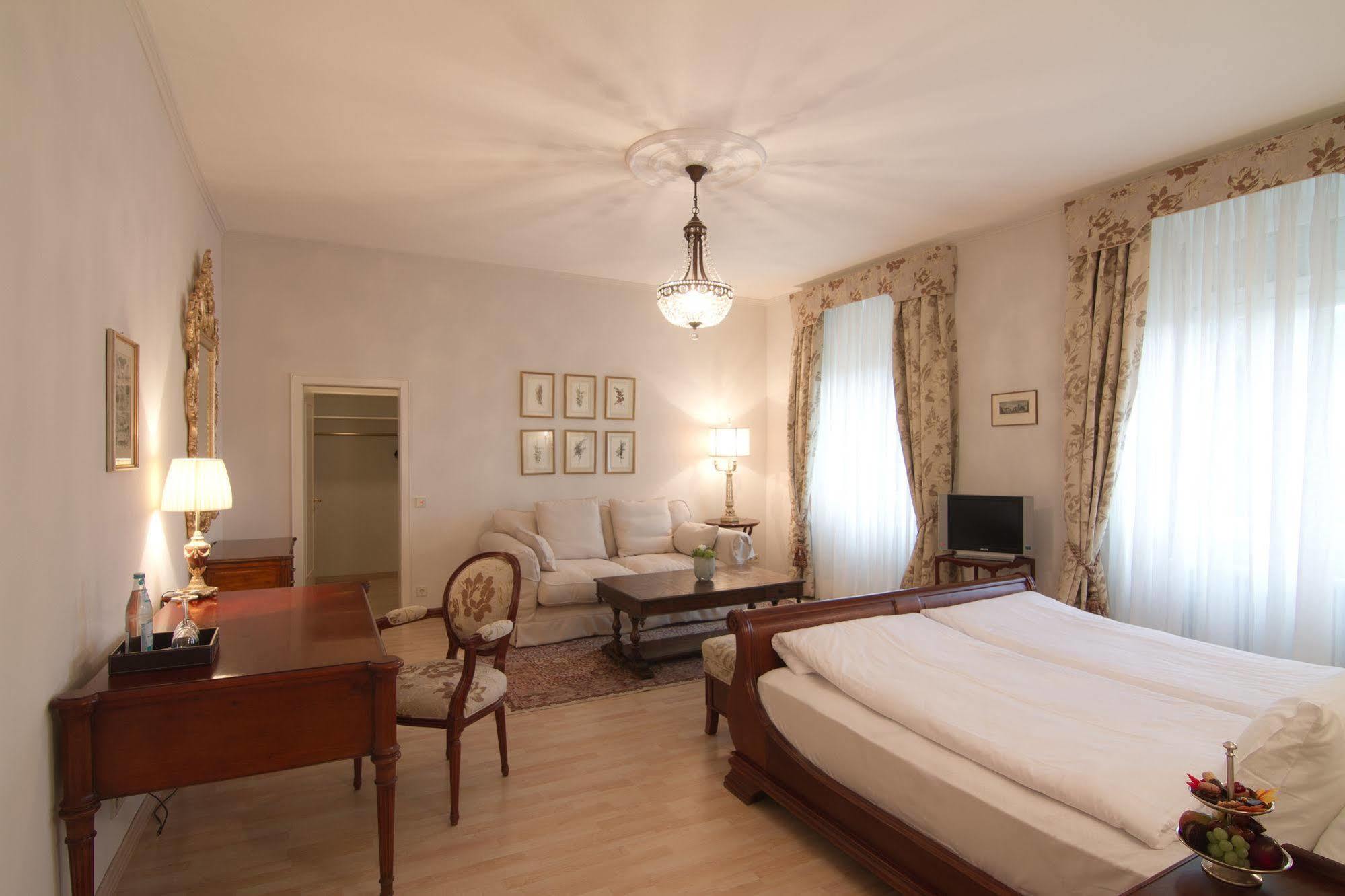 Hotel Romerbad 巴登韦勒 外观 照片