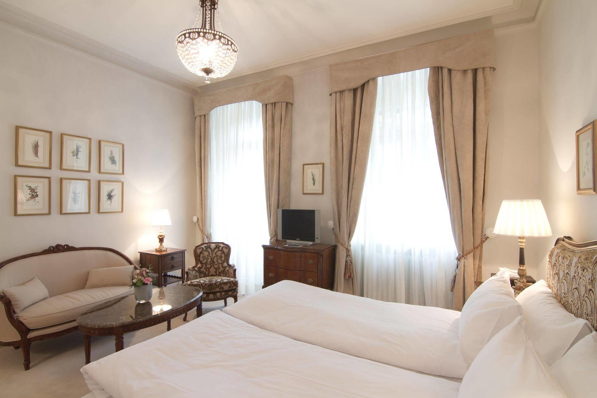 Hotel Romerbad 巴登韦勒 外观 照片